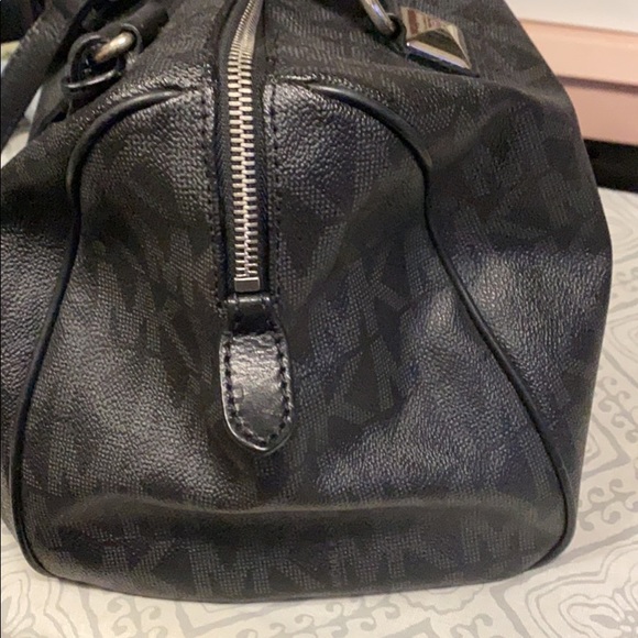 Handbag - Picture 5 of 10